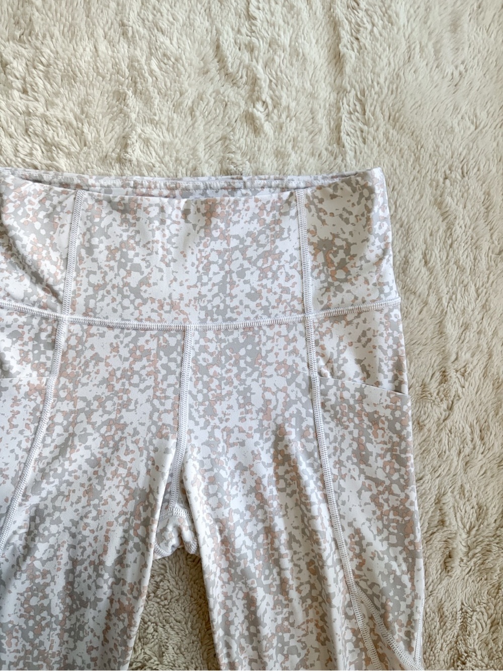 Athleta Salutation Stash 7/8 Leggings Blush Neutral Abstract Print Size Small - Picture 2 of 5